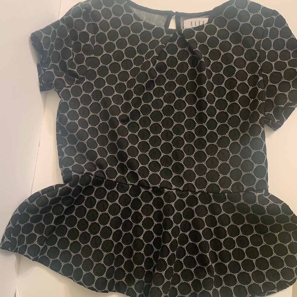 Boack and White Honeycomb Pattern Top